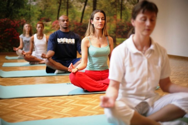 Mirniji um kroz manje virtualnog sadržaja